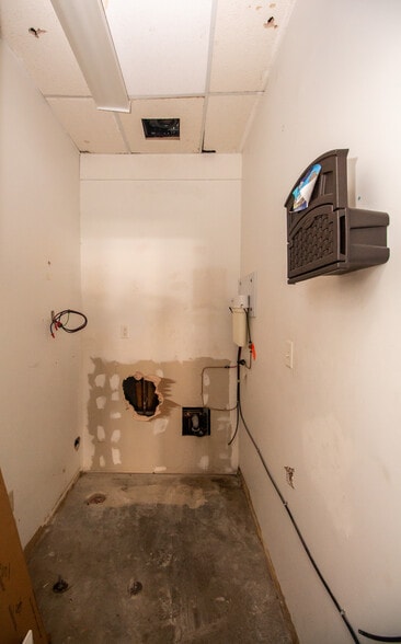 More Photos Of 560 Lincoln St, Worcester General Retail For Lease