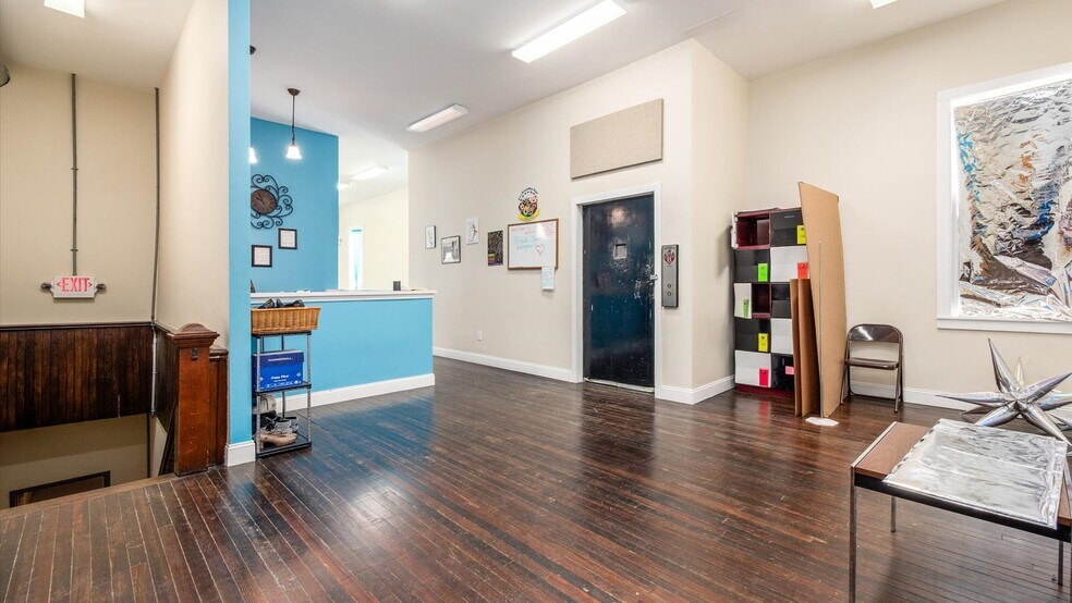 More Photos Of 927 Wheeling Ave, Cambridge Medical For Sale