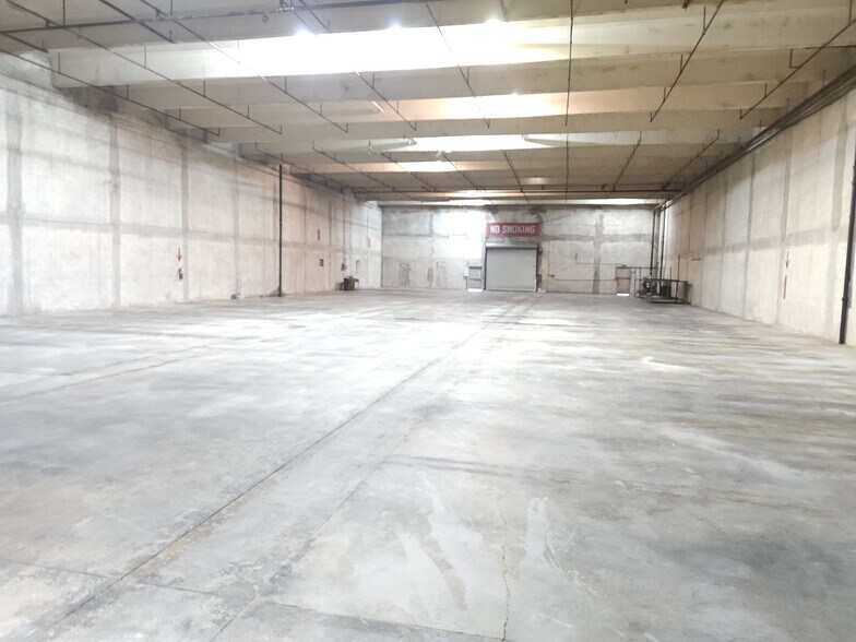 More Photos Of 650 NW 105th St, Miami Warehouse For Lease