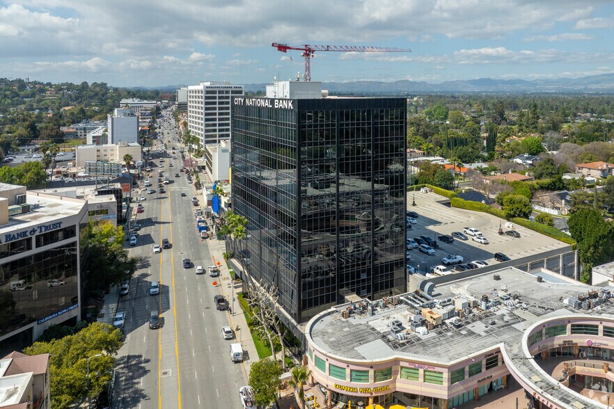More Photos Of 16133 Ventura Blvd, Encino Office For Lease