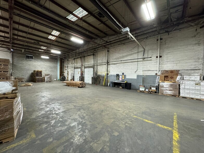 More Photos Of 57784 County Road 3, Elkhart Warehouse For Lease
