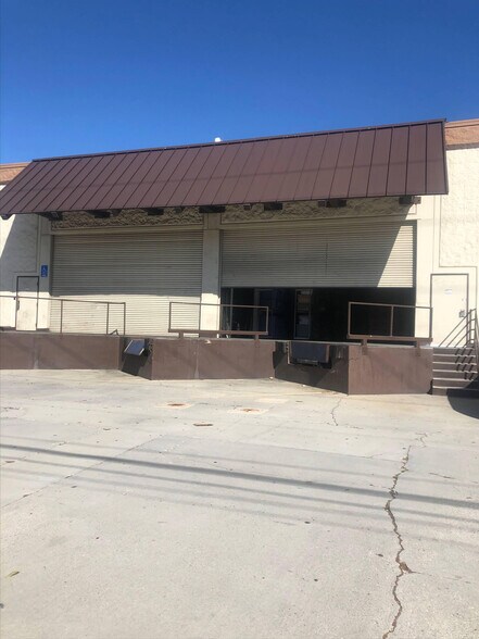 More Photos Of 13720 S Western Ave, Gardena Warehouse For Lease
