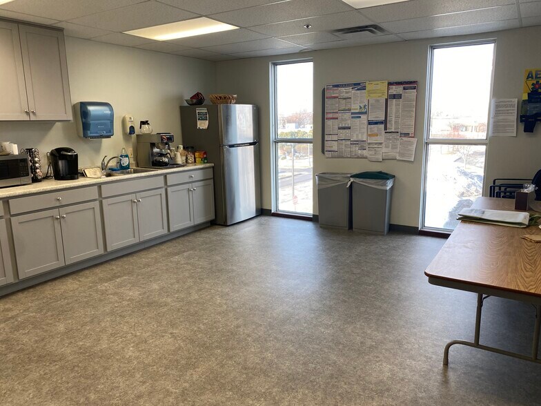 More Photos Of 3445 Winton Pl, Rochester Showroom For Lease