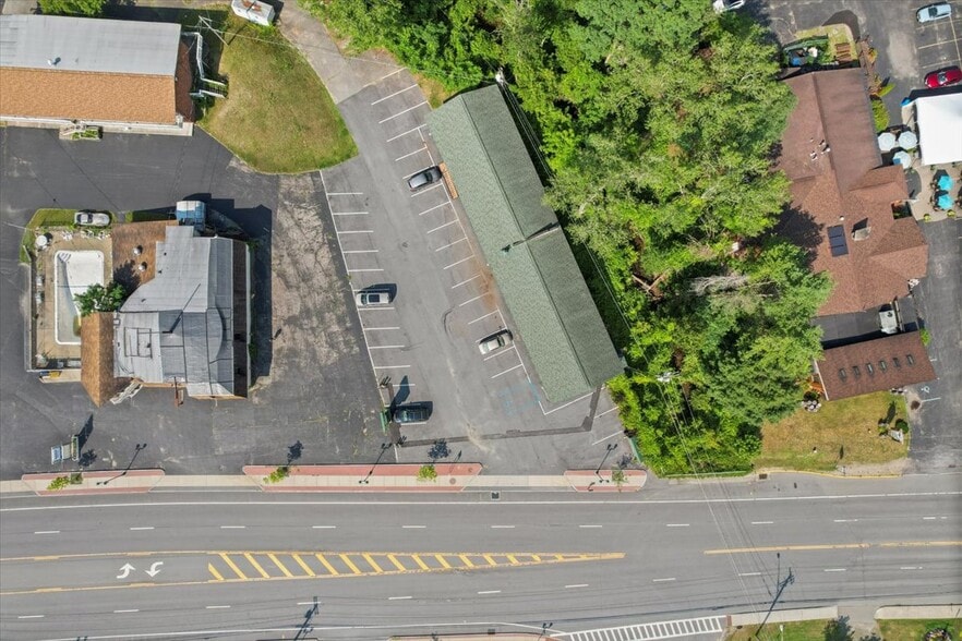 More Photos Of 5 Canada St, Lake George Hotel For Sale