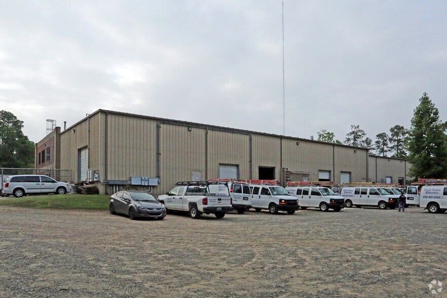 More Photos Of 2420-2428 Reliance Ave, Apex Flex For Lease