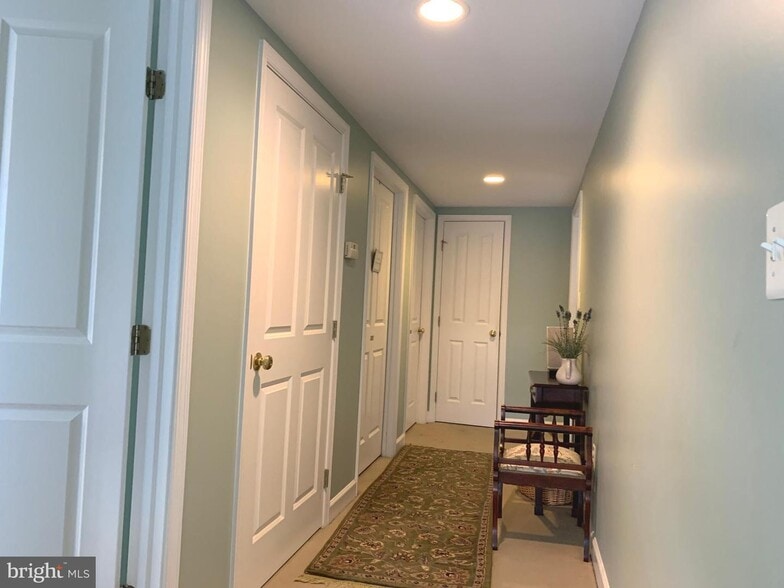 More Photos Of 170 W Main St, Purcellville Office Residential For Lease