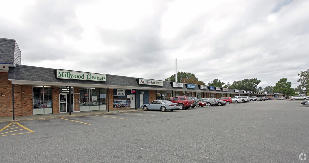 More Photos Of 315 N Great Neck Rd, Virginia Beach General Retail For Lease