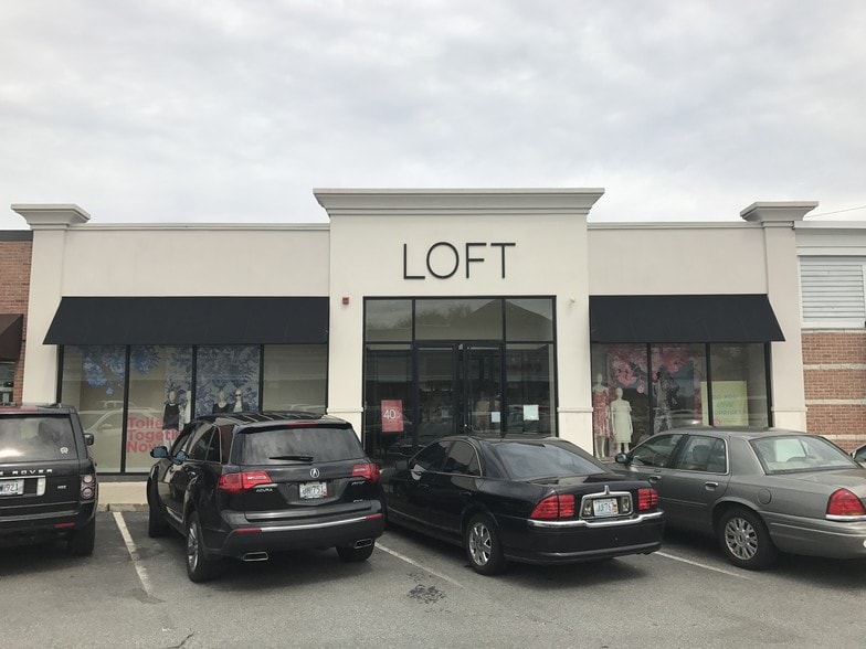 More Photos Of 180-186 County Rd, Barrington Unknown For Lease