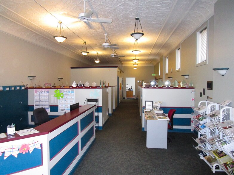 More Photos Of 116 N Main St, Kendallville Flex For Sale