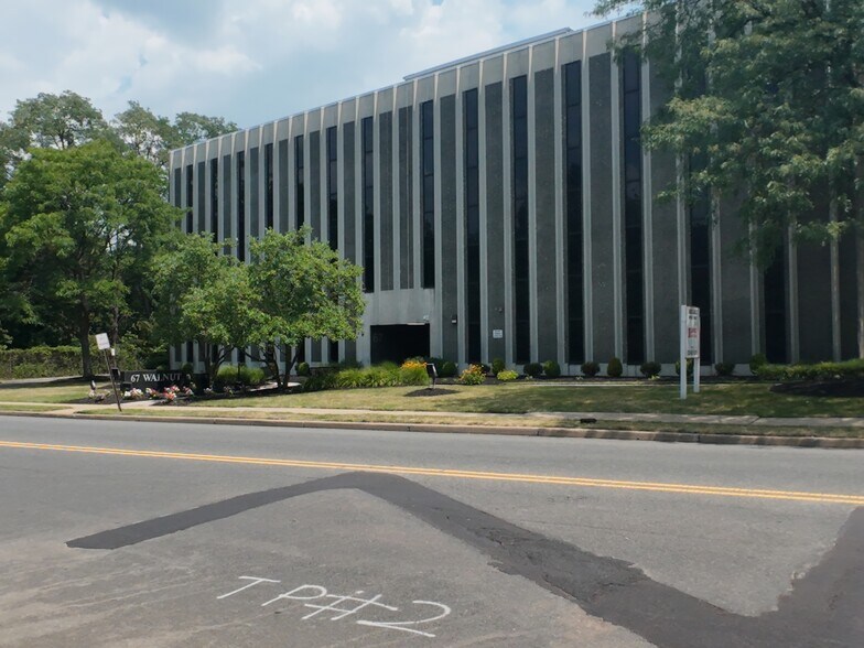More Photos Of 67 Walnut Ave, Clark Office For Lease