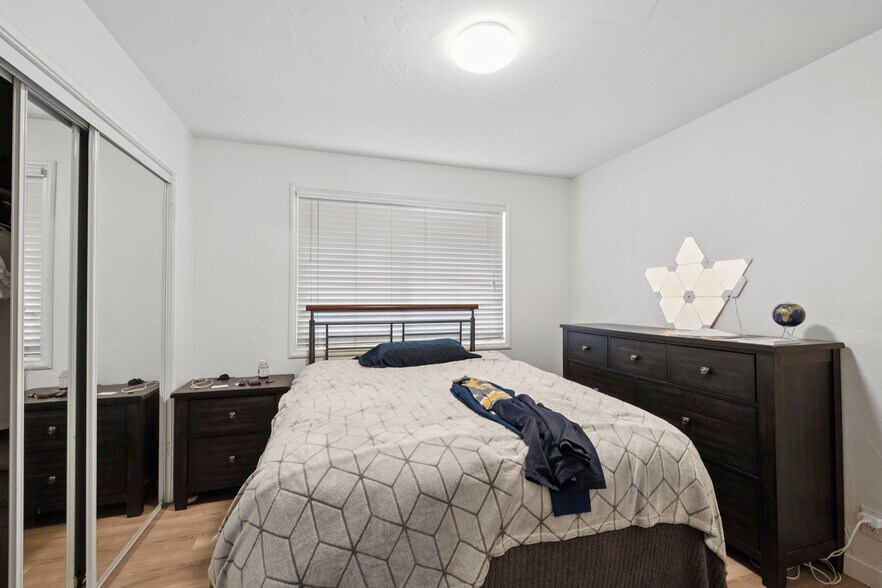 More Photos Of 1140 El Camino Real, Burlingame Apartments For Sale