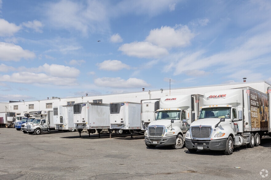 More Photos Of 21 Empire Blvd, South Hackensack Warehouse For Lease