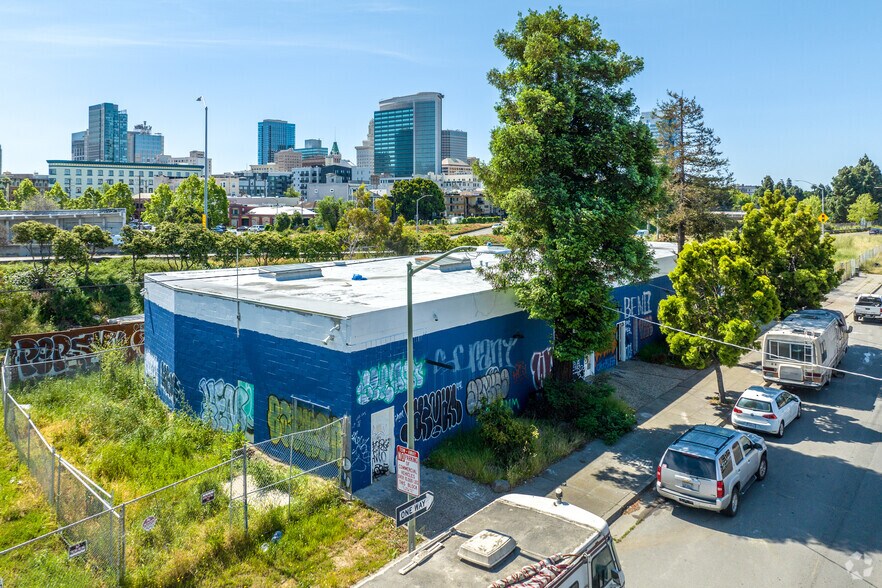 More Photos Of 2020 Brush St, Oakland Warehouse For Lease