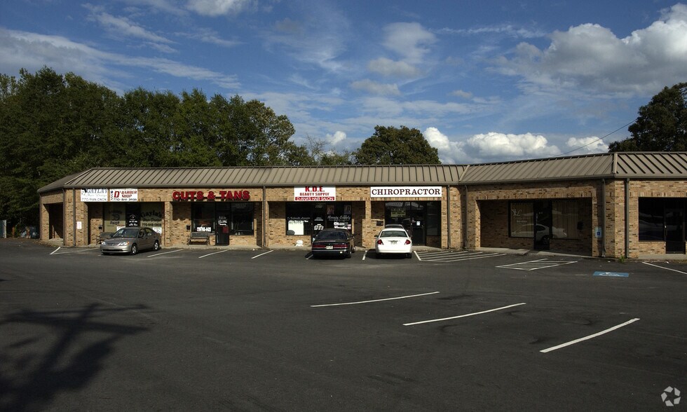 More Photos Of 1760 Lee Rd, Douglasville Unknown For Lease