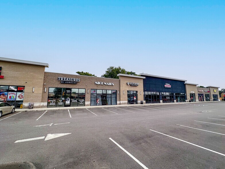 More Photos Of 2005-2201 E 8 Mile Rd, Warren Unknown For Lease