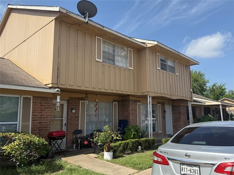 More Photos Of 3202-3358 Burke Rd, Pasadena Apartments For Sale