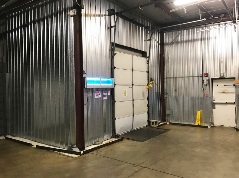 More Photos Of 740 Schneider Dr, South Elgin Manufacturing For Sale