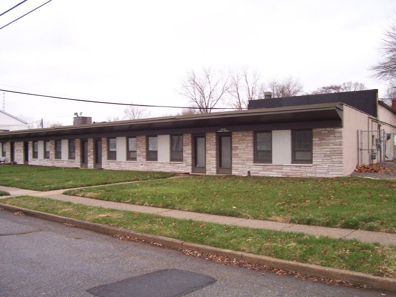 Primary Photo Of 34-44 W Taylor Ave, Hamilton Office For Lease