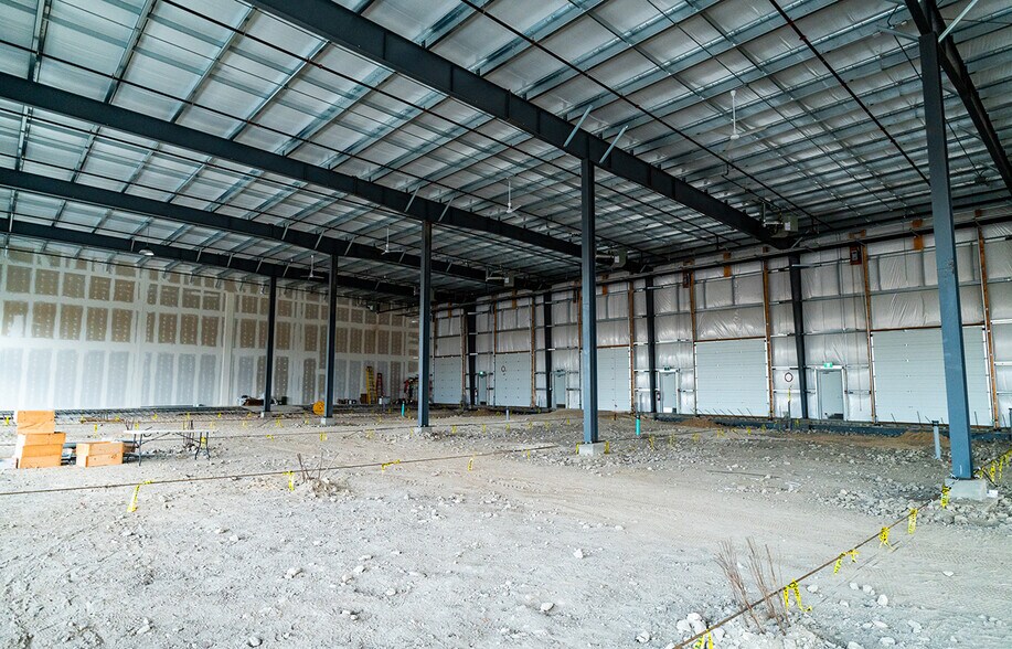 More Photos Of 990 Taylor, Winnipeg Flex For Lease