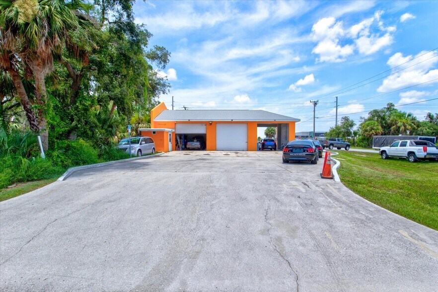 Primary Photo Of 15182 Dahlgren Ave, Port Charlotte Carwash For Sale