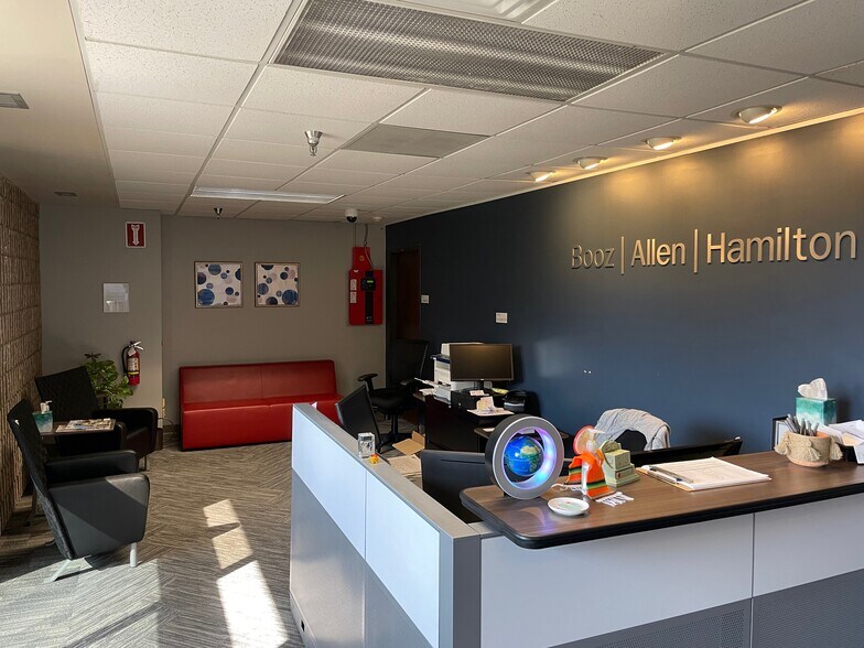 More Photos Of 505 N John Rodes Blvd, Melbourne Light Manufacturing For Lease