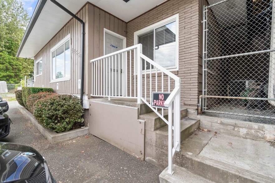 More Photos Of 2253-2265B W Railway St, Abbotsford Warehouse For Lease