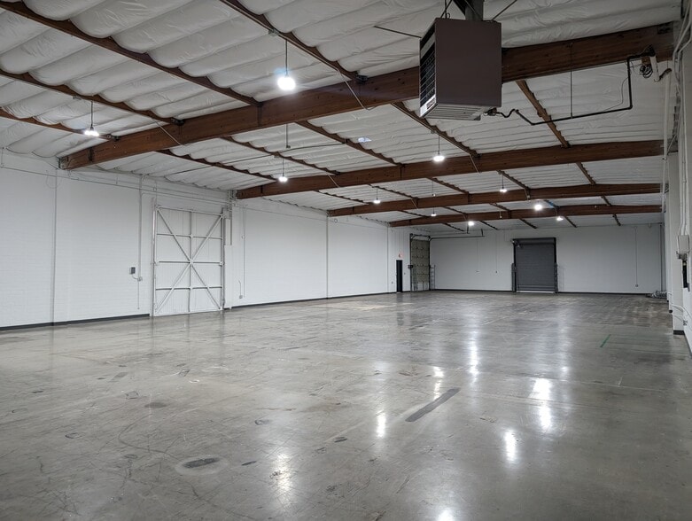 More Photos Of 4100 Vanowen Pl, Burbank Warehouse For Lease