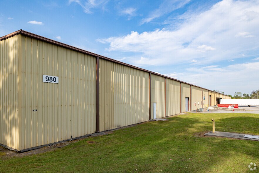 More Photos Of 980 Bourne Ave, Savannah Warehouse For Lease