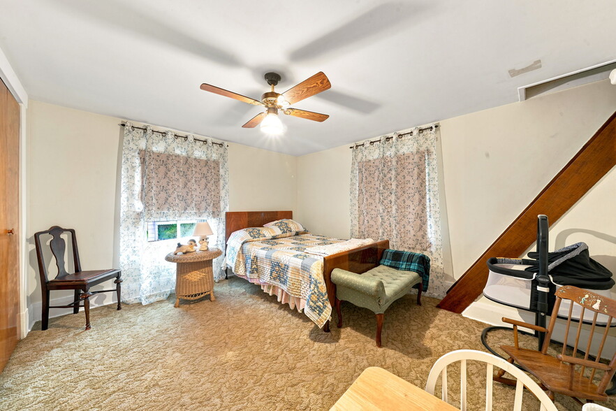 More Photos Of 1519 Renton Rd, Pittsburgh Funeral Home For Sale