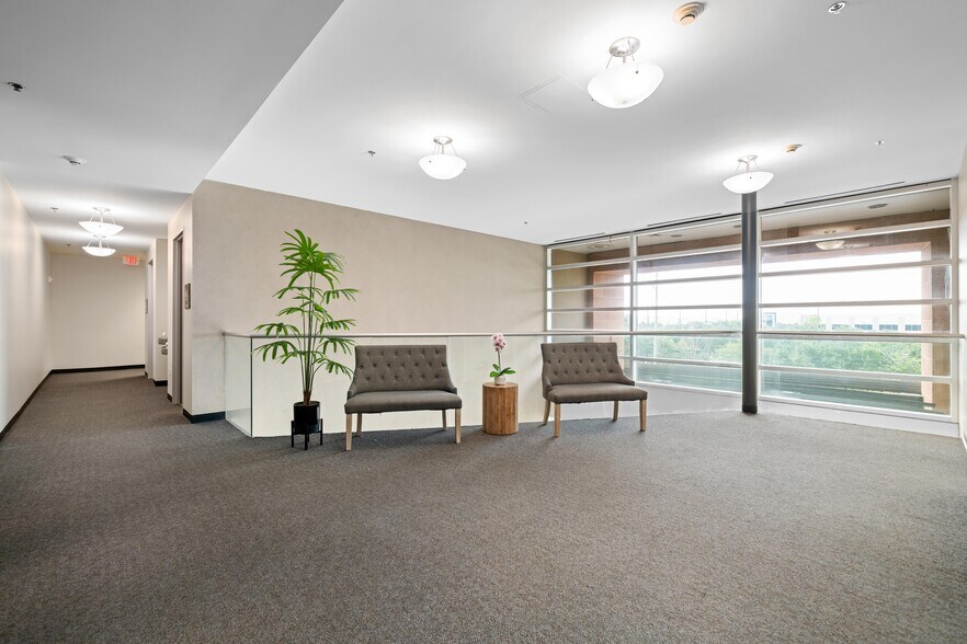 More Photos Of 7840 N Sam Houston Pky W, Houston Office For Lease