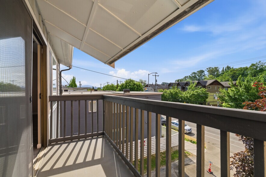 More Photos Of 4526 S Henderson St, Seattle Apartments For Sale