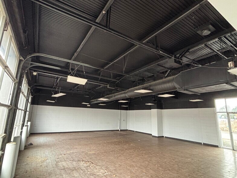 More Photos Of 1971 McCrays Mill Rd, Sumter Auto Repair For Sale