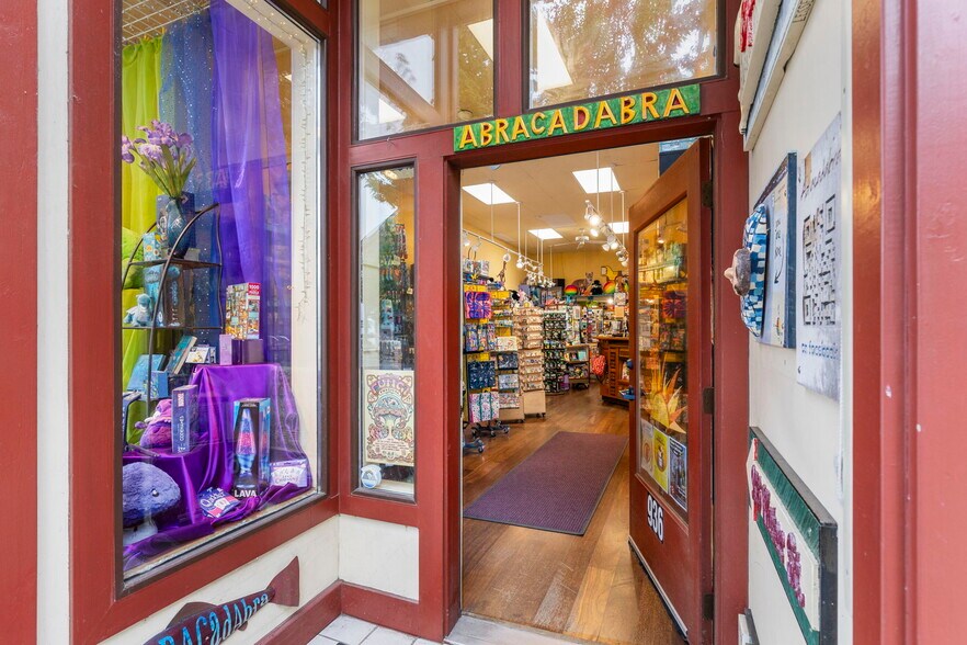 More Photos Of 936 Water St, Port Townsend Storefront Retail Residential For Sale