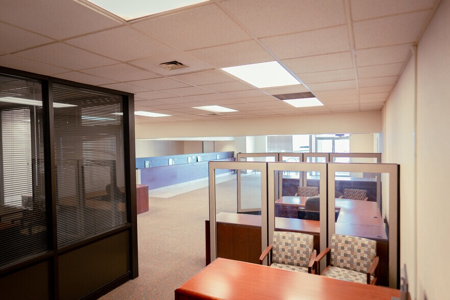 More Photos Of 2802 N Lafayette Rd, Indianapolis Unknown For Lease