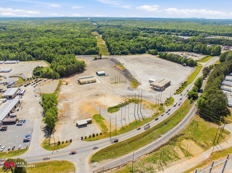 More Photos Of 1364 Candler Rd, Gainesville Truck Terminal For Lease