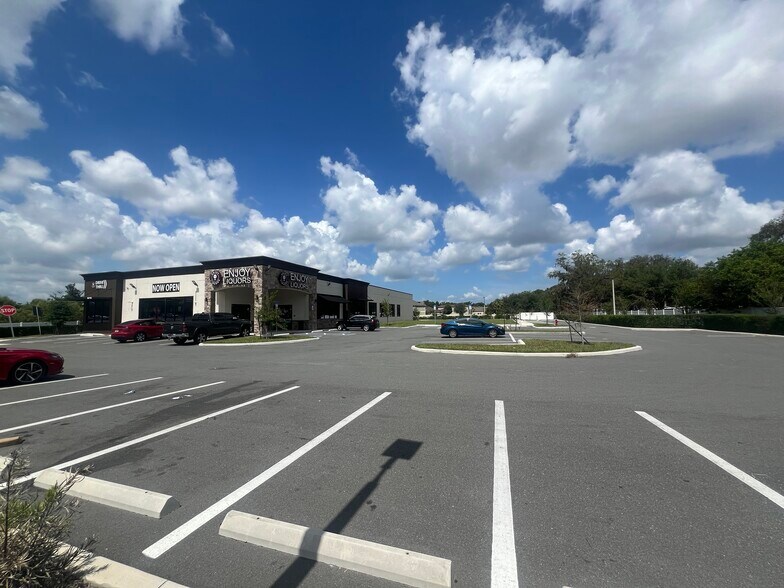 More Photos Of 10715 US Highway 301 S, Riverview Storefront Retail Office For Lease