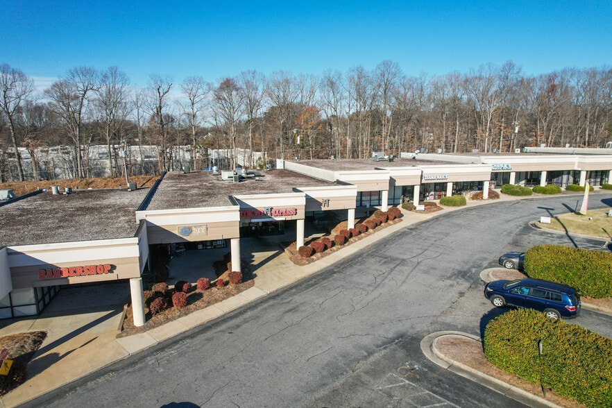 More Photos Of 3716-3728 Battleground Ave, Greensboro Unknown For Lease