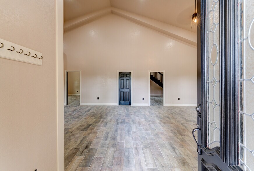 More Photos Of 4388 County Road 197, Alvin Specialty For Sale