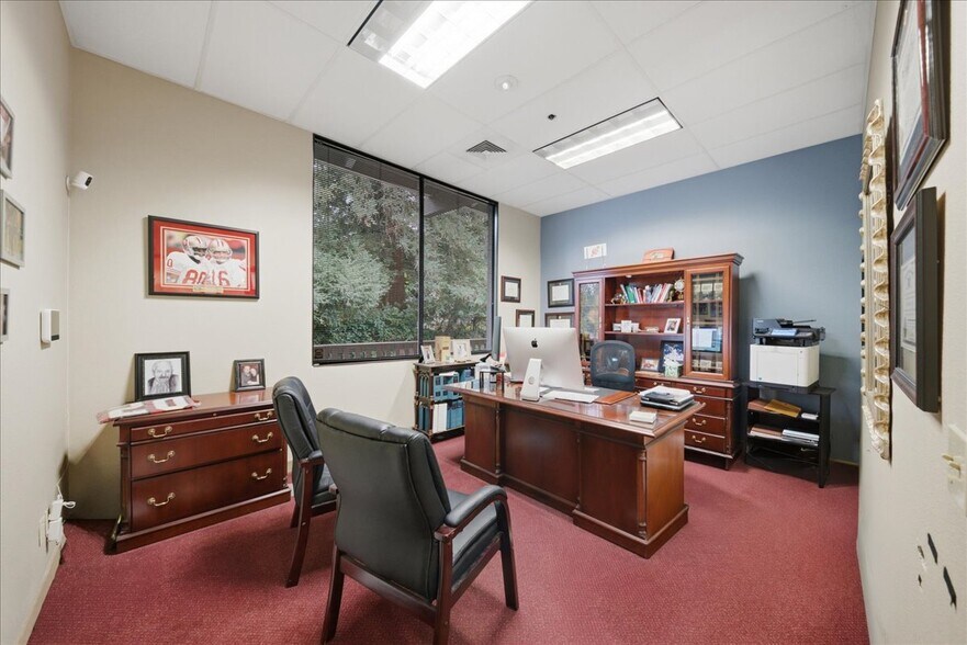More Photos Of 700 University Ave, Sacramento Office For Lease