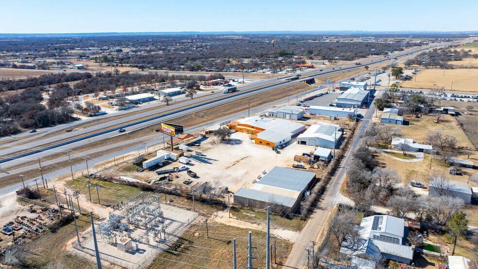 More Photos Of 302 N Access Rd, Clyde Showroom For Sale