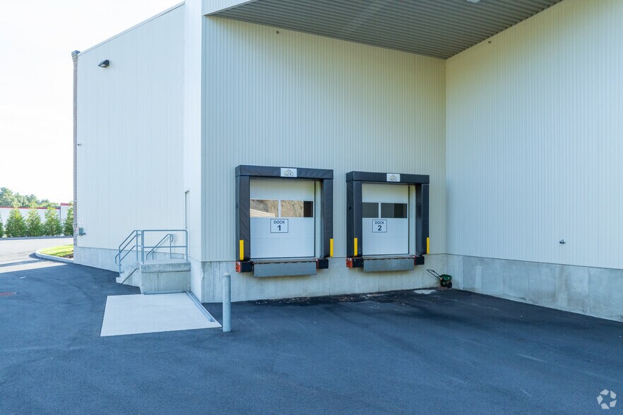 More Photos Of 25 Rundlett Way, Middleton Distribution For Lease