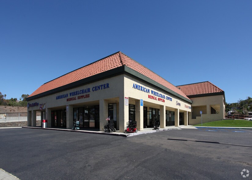 More Photos Of 603-619 Sycamore Ave, Vista Storefront For Lease