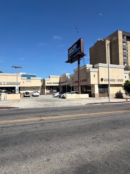 More Photos Of 5070-5076 W Sunset Blvd, Los Angeles Freestanding For Lease