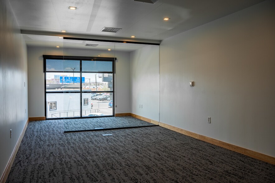 More Photos Of 5030 Paradise Rd, Las Vegas Unknown For Lease