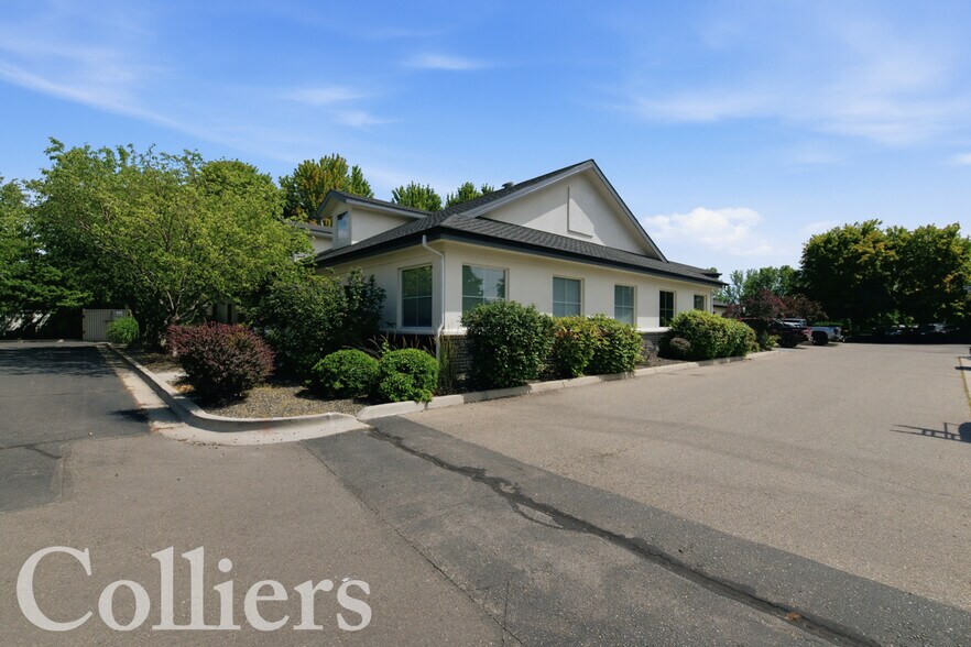 More Photos Of 1036 E Iron Eagle Dr, Eagle Office For Sale