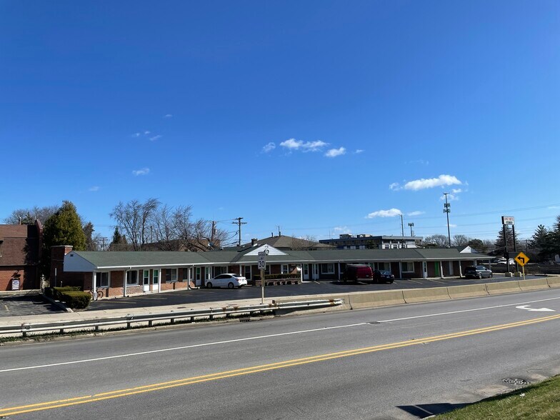 More Photos Of 511 Rockland Rd, Lake Bluff Land For Sale