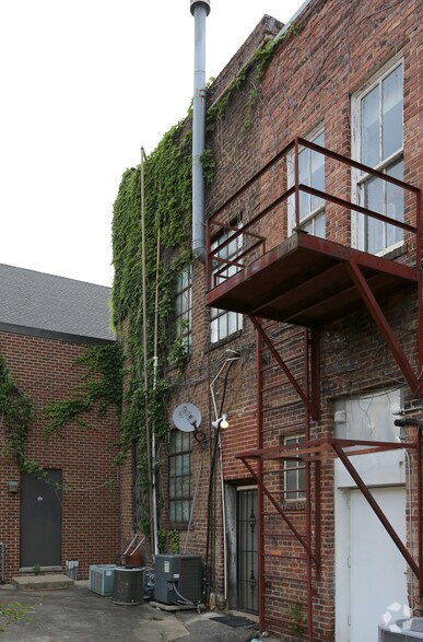 More Photos Of 122 S Salisbury St, Raleigh Storefront For Sale