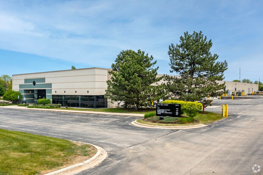 More Photos Of 8401 W 102nd St, Pleasant Prairie Office For Lease