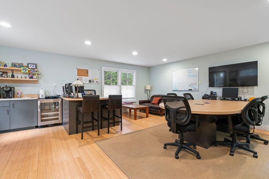 More Photos Of 67 Fort Salonga Rd W, Northport Loft Creative Space For Sale