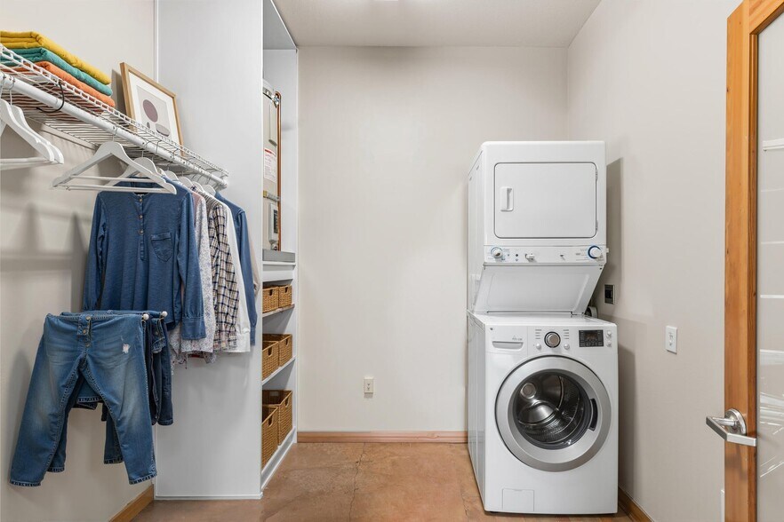 More Photos Of 2205 Ashland Street Unit 210, Ashland Storefront Retail Office For Sale